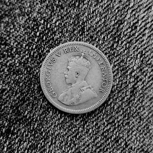 1925!! Sixpence!! Rare!! R1-Start!! *Wednesday Auction*
