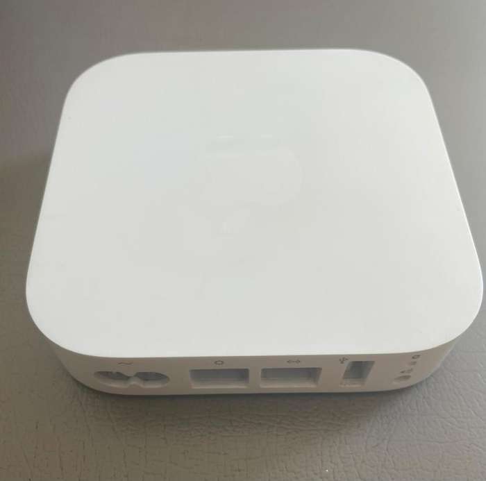 Apple Airport Express Best Airplay 2 - A1393 with Audio Aux & Optical out