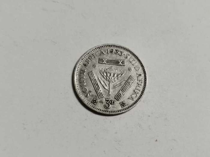 **R1 Auction**  Union 1933 Threepence