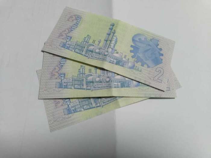 DISCOUNT!!! Two Rand Notes G de Kock in Sequence