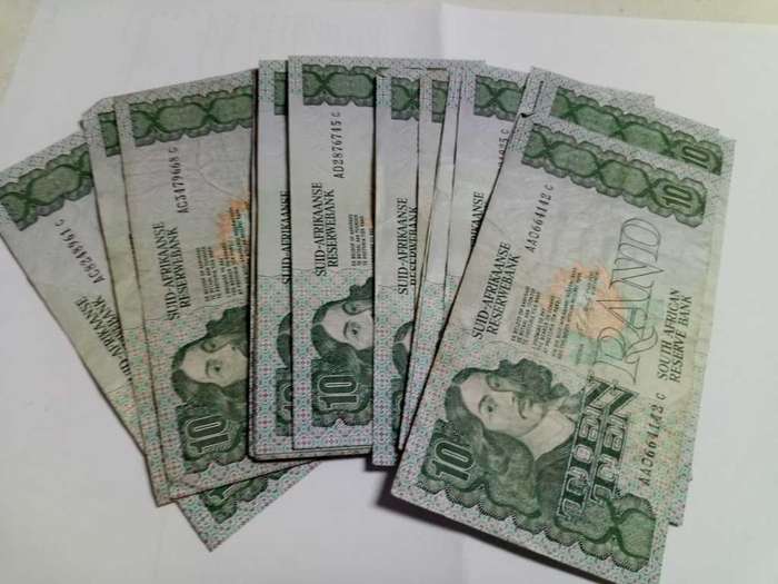 DISCOUNT!!! Ten Rand Notes CL Stals