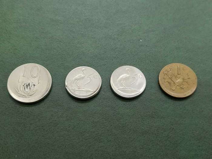 **R1 Auction** 4x SA Error coins - Misstrike