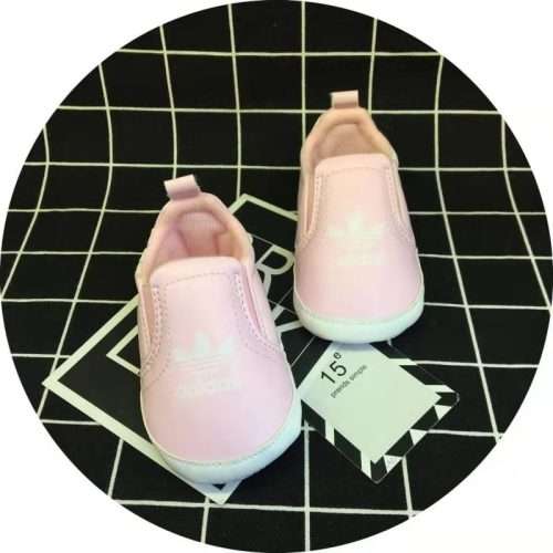 ADIDAS INFANTS BOOTIES / SNEAKERS SIZE 1 - MARKET VALUE R350