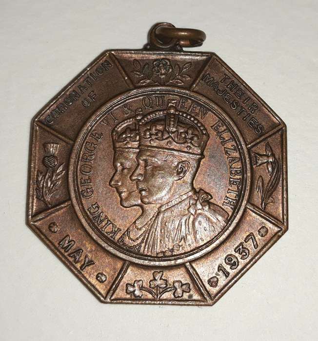 Vintage 1937 Society of Miniature Rifle Clubs Coronation of King George 7th Medallion