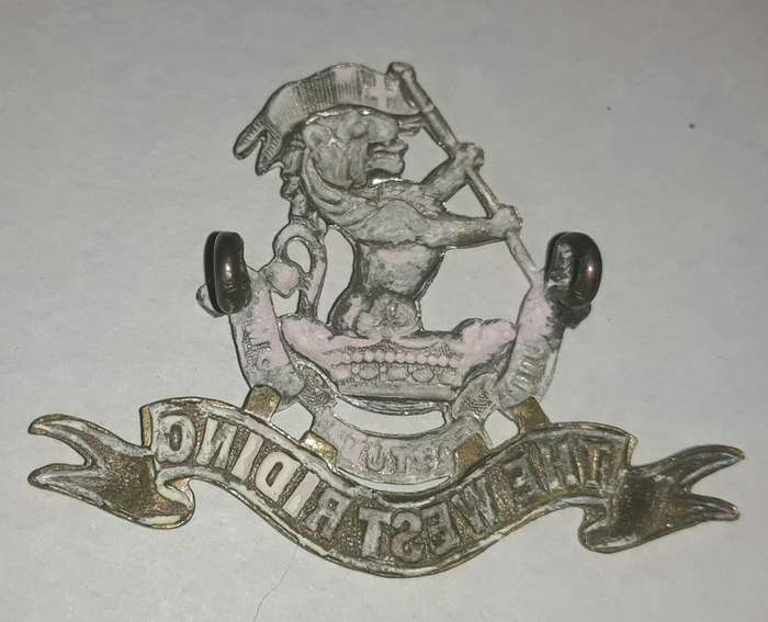 Boer War / World War One The West Riding Regiment Cap Badge