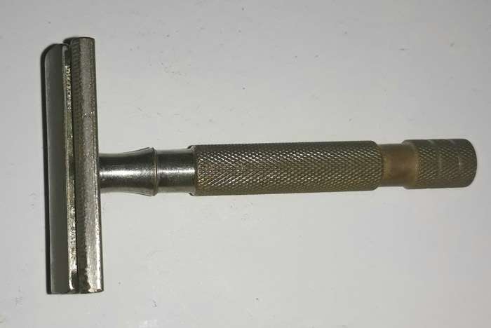 Vintage 1940s Gillette British Tech Safety Razor