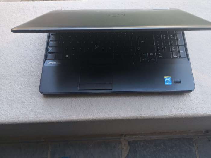 DELL LATITUDE E5540 4TH GENERATION CORE i7-4600U/15.6" FULL-HD/8GB RAM/500GB SSHD/2GB GRAPHICS/WIN10