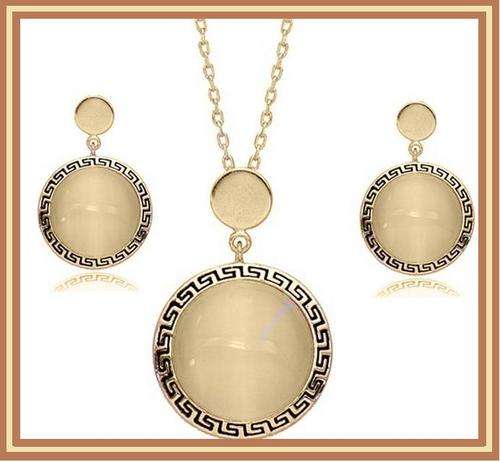 POSTAGE ONLY R55.00***GOLD PLATED JEWELLERY SET***TWO COLOURS AVAILABLE