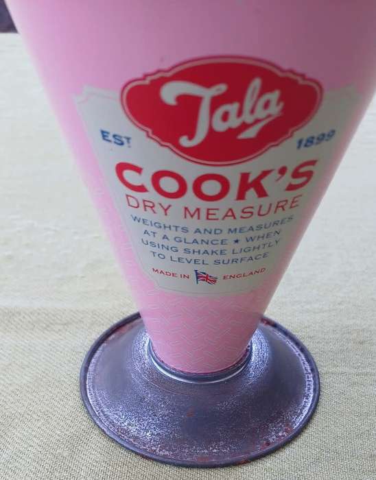 Vintage Pink Tala Cooks Dry Measure