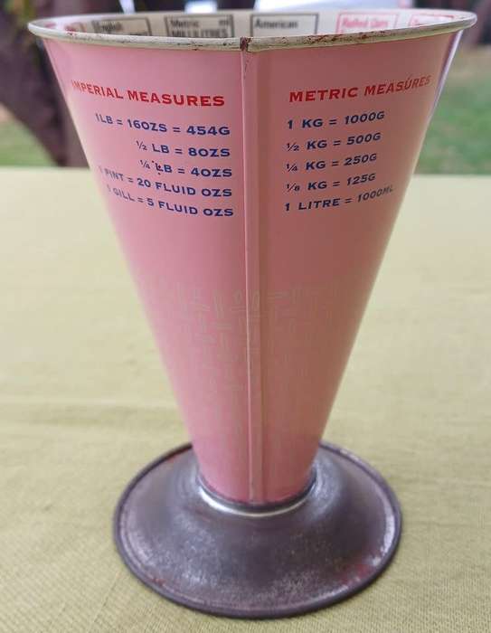 Vintage Pink Tala Cooks Dry Measure