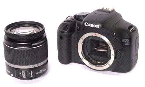 Canon EOS 550D + Canon EF-S 18-55mm IS II Lens 2x Batteries + Bag
