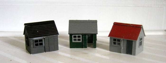 Job Lot - Pitched Roof Trackside Huts x 3 - HO/OO
