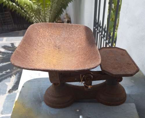Vintage scale with pan