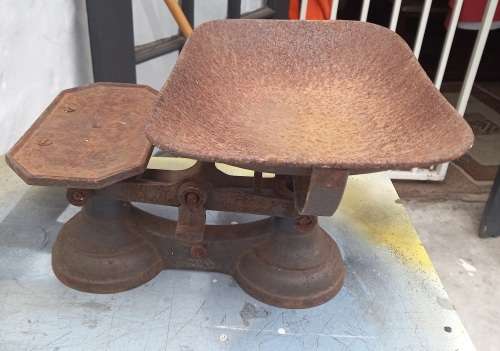 Vintage scale with pan