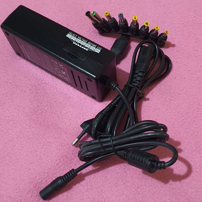 Croma 70W Universal Laptop Charger | Various Voltages | (Includes 9 Tips)
