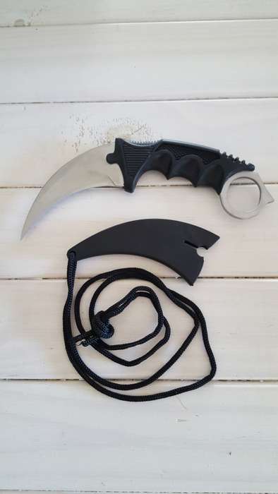 Karambit Knife with Titanium Blade