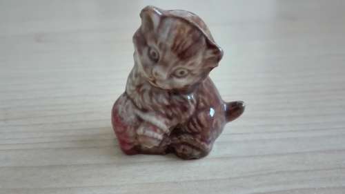 Wade Cat Figurine