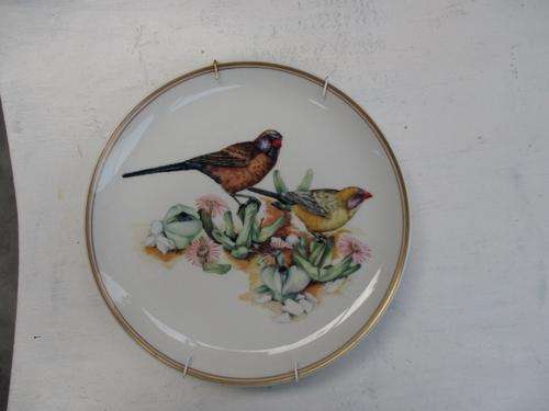 Heritage Porcelain Plate:Violet-Eared Waxbill (Beautiful Birds of South African Wilds)