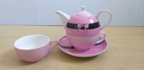 Pretty Pink Teapot with Two Tea cups