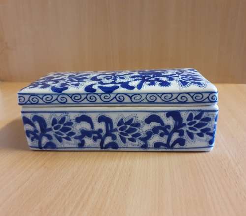 Blue & White Porcelain Lidded Jewelry/Trinket Box