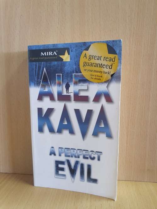 A Perfect Evil: Alex Kava (Paperback)