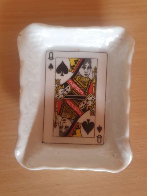 Ceramic Queen of Hearts Ashtray (10cm x 8cm)