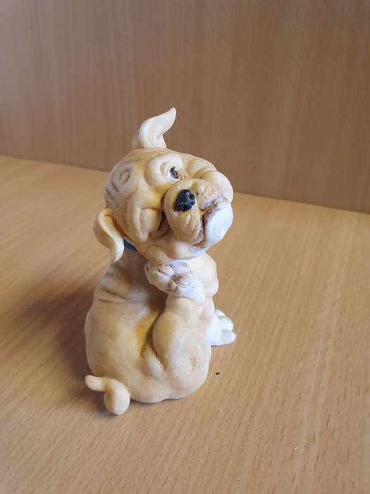 Dog Figurine (width 9cm height 9cm)