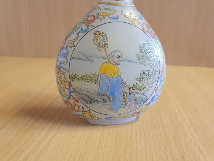 Chinese Painted Glass Snuff Bottle