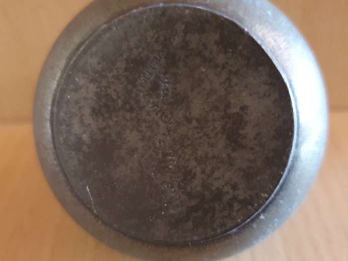 Set of 2 Pewter Bottles (height 8cm width 7cm, height 5cm with 5cm