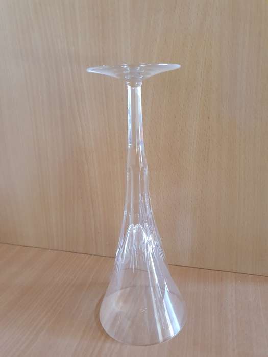 Set of 2 Crystal Glasses - height 24cm width 9cm