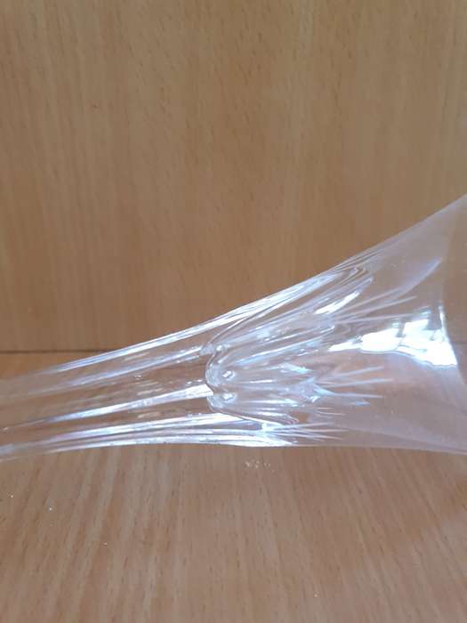 Set of 2 Crystal Glasses - height 24cm width 9cm