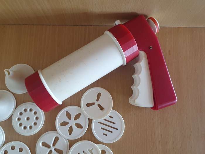 Cookie Press & Icing Set