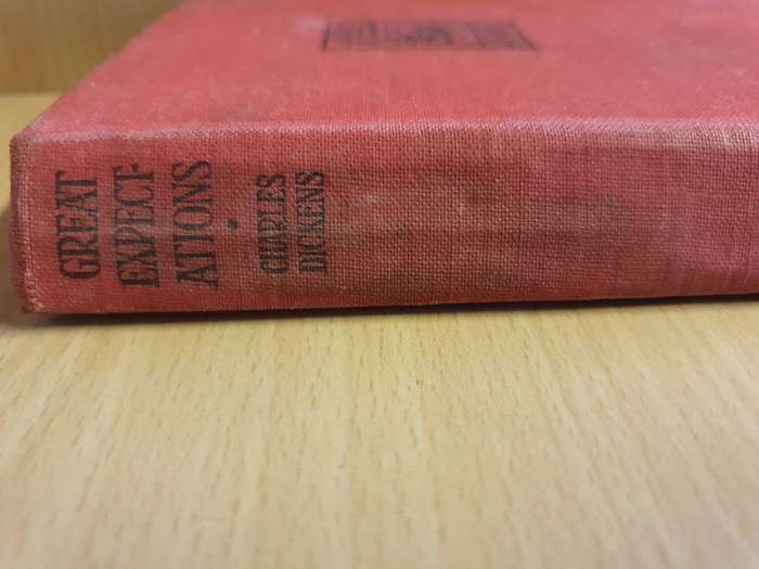 Great Expectations : Charles Dickens