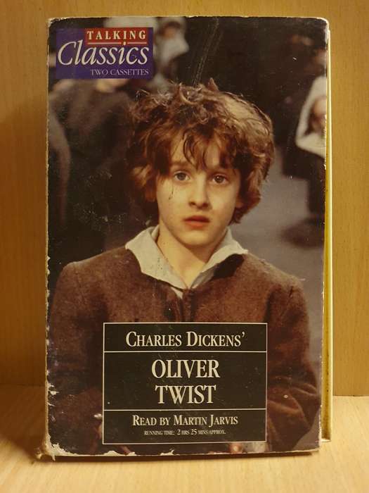Talking Classics - Oliver Twist by Charles Dickens (2 cassettes)