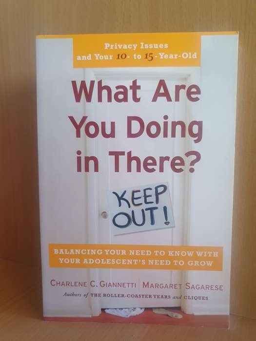 What Are You Doing in There? Charlene C. Giannetti, Margaret Sagarese (Paperback)
