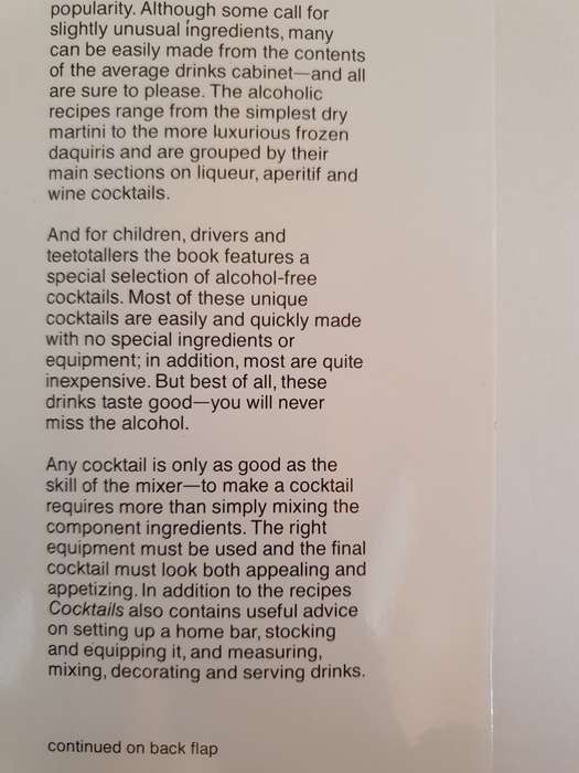 Cocktails - Over 500 Recipes for Every Occasion: Mike Darton (Hardcover)