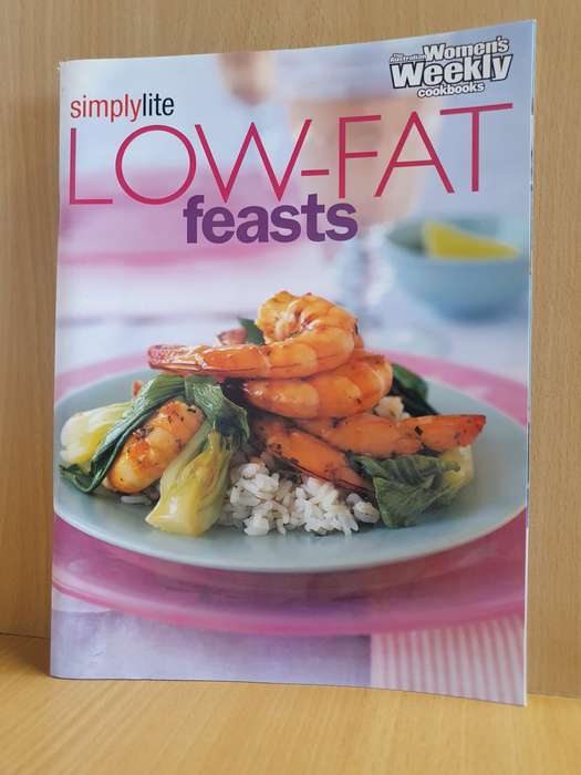 Australian Women`s Weekly Cookbooks - Simplylite Low-Fat Feasts (Paperback)