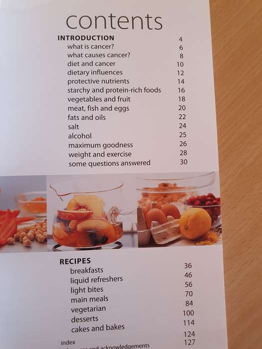 Hamlyn - Cancer Food, Facts & Recipes: Dr Clare Shaw (Recipes by Sara Lewis) Paperback