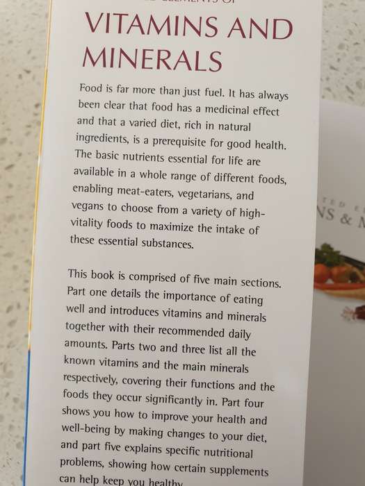 Illustrated Elements of Vitamins and Minerals - Karen Sullivan (Paperback)