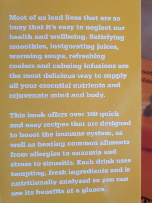 Hamlyn - 100 Health-Boosting Drinks (Juices, Smoothies, Coolers, Infusions, Soups) Paperback