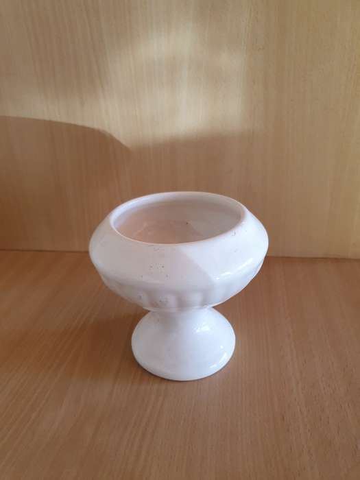 White Ceramic Posy Vase - height 13cm width 14cm