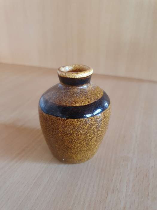Small Ceramic Vase - height 8cm width 7cm