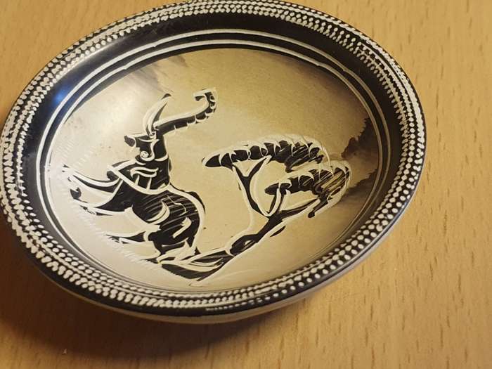 Round Pottery Bowl with Elephant Design - width 7cm