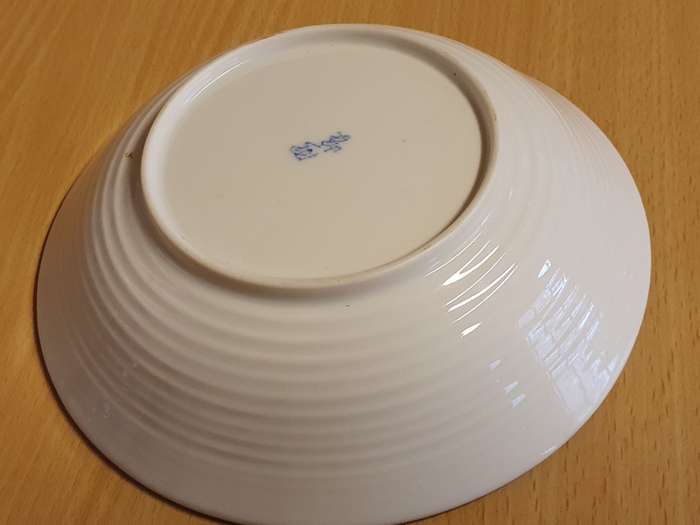 Round Imperial Imari Bowl - width 16cm height 4cm