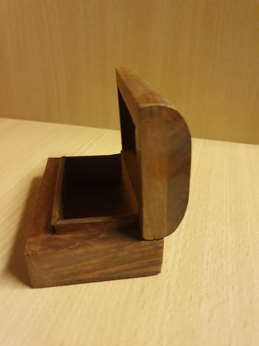 Wooden Trinket Box (10cm x 7cm height 4cm)
