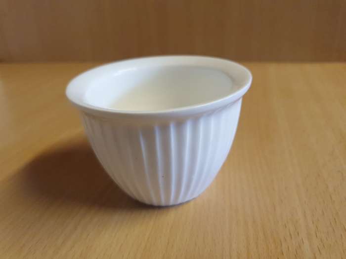 Small Round Ceramic Bowl - Maxwell Williams (height 6cm width 9cm)