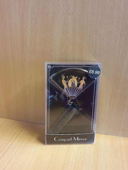 Fan Shaped Compact Mirror (7cm x 6cm)