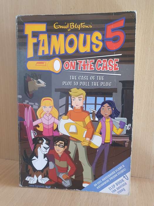 Enid Blyton`s Famous Five on The Case - The case of the thief who drinks from the toilet (Paperback)