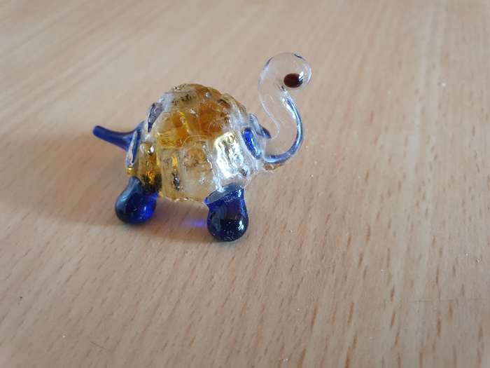 Miniature Glass Tortoise Figurine - 4cm x 3cm height 3cm