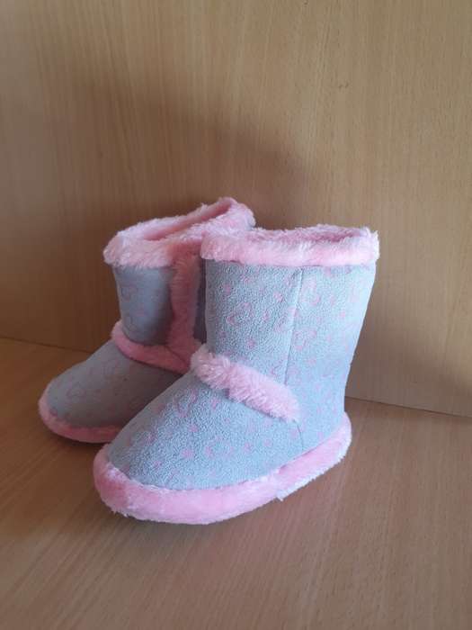 Kiddies Girls Slippers size 4-6
